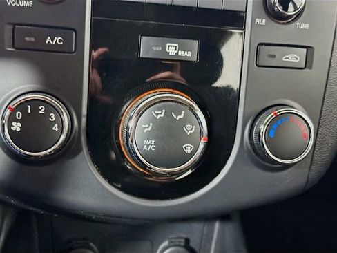 Used 2012 Kia Forte EX FWD image 16