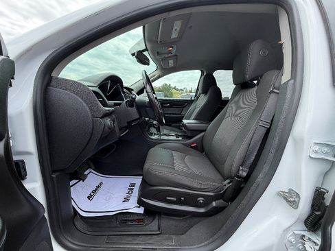 Used 2017 Chevrolet Traverse LT AWD/4WD image 2