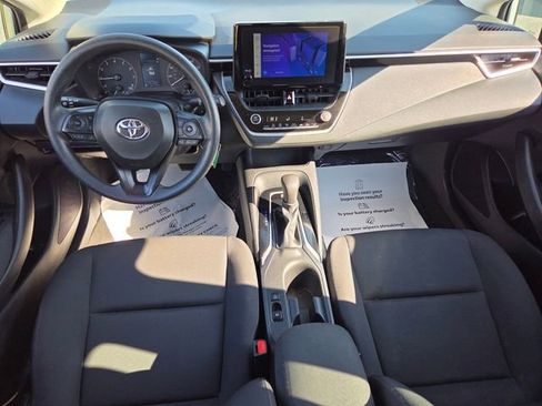 Used 2023 Toyota Corolla LE image 8