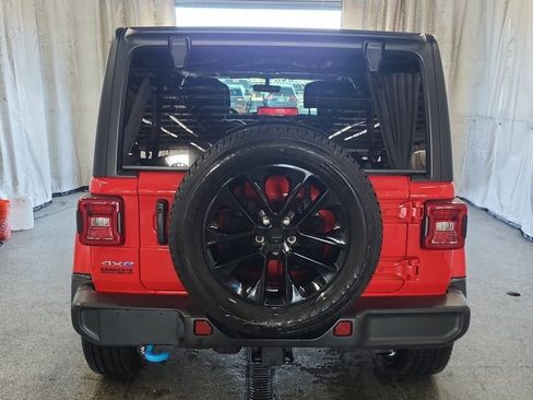 Used 2023 Jeep Wrangler Unlimited Sahara w/ Cold Weather Group image 4