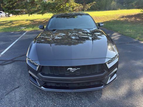 Used 2024 Ford Mustang Coupe image 2