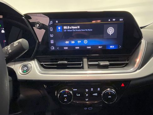 Used 2024 Chevrolet Trax LT image 28