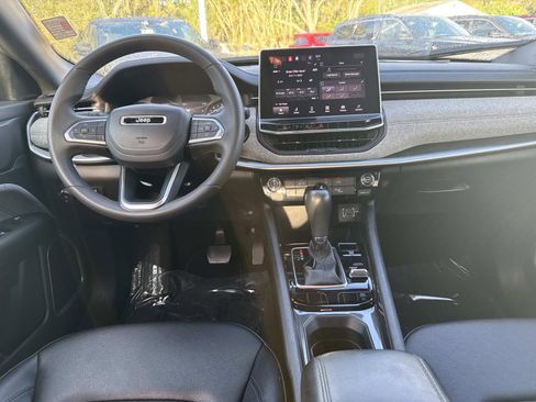 Certified 2024 Jeep Compass Latitude image 15