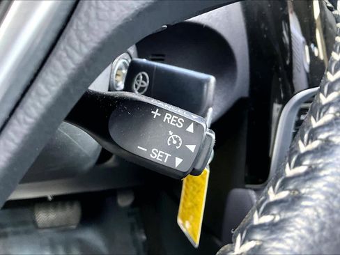 Certified 2018 Toyota Corolla iM FWD image 35