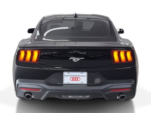 Used 2025 Ford Mustang EcoBoost image 10