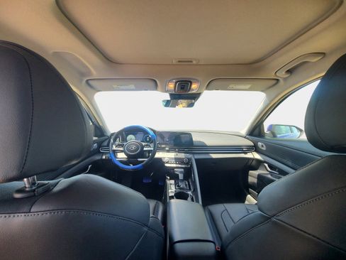 Certified 2023 Hyundai Elantra Limited w/ Cargo Package image 8