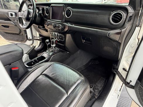 Used 2022 Jeep Gladiator Overland w/ Popular Equipment Package image 17