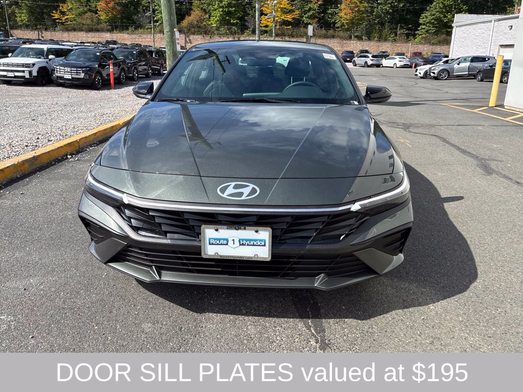 New 2026 Hyundai Elantra SEL Sport FWD image 2