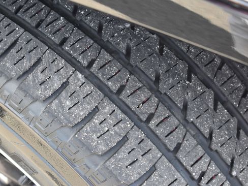 Used 2024 Jeep Wagoneer 4WD w/ Premium Group I image 11