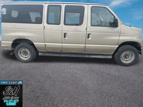 Used 2012 Ford E-350 and Econoline 350 XLT image 5