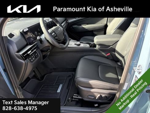 New 2026 Kia Sportage EX image 18