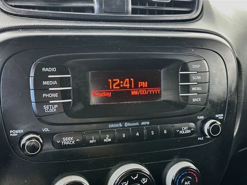 Used 2016 Kia Soul FWD image 17