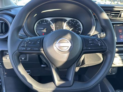 New 2025 Nissan Kicks Play S image 17