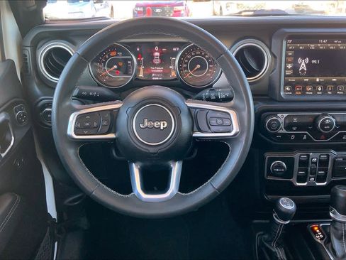 Used 2023 Jeep Wrangler Sahara image 5