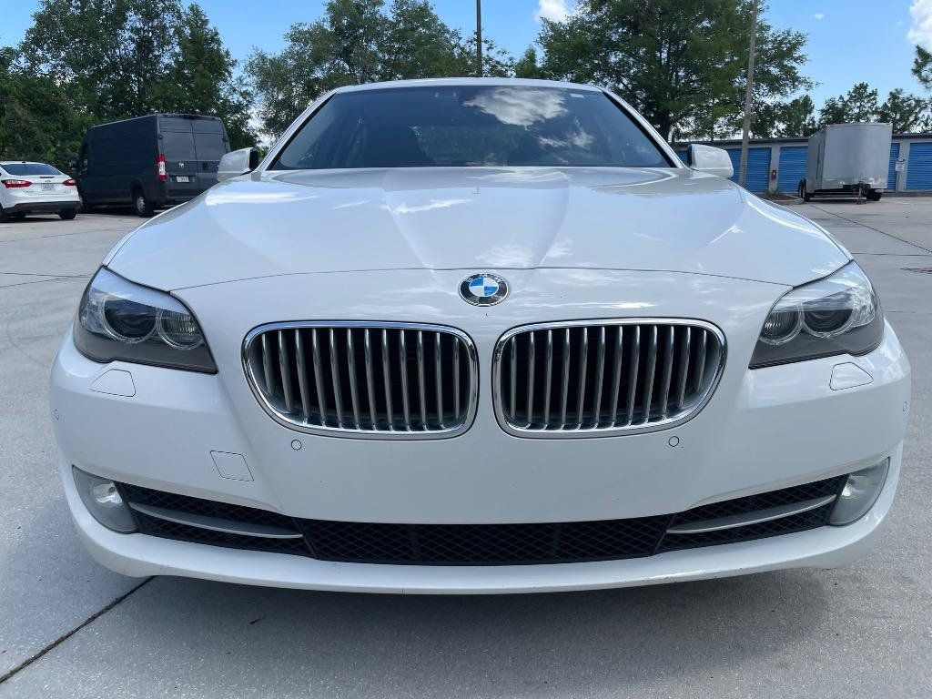 Used 2011 BMW 550i xDrive Sedan AWD/4WD image 2