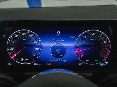 Used 2025 Mercedes-Benz GLA 250 image 14