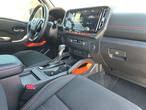 Used 2025 Nissan Frontier Pro-X image 21