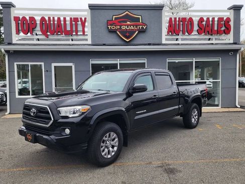 Used 2016 Toyota Tacoma SR5 w/ SR5 Appearance Package (SN) AWD/4WD image 1
