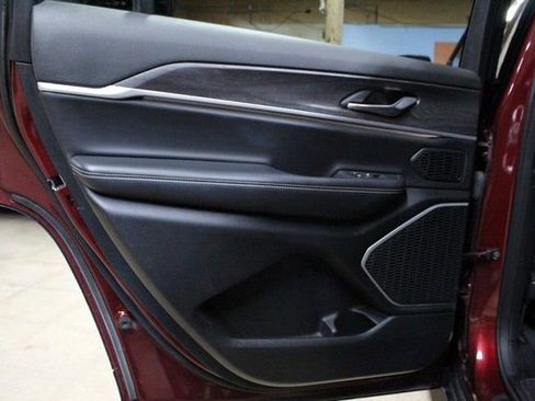 Used 2021 Jeep Grand Cherokee L Limited image 14