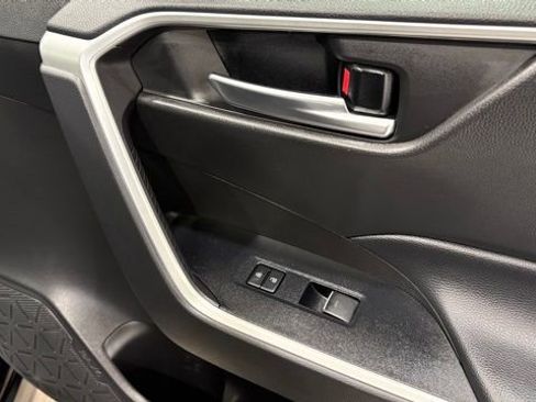 Used 2025 Toyota RAV4 XLE image 21