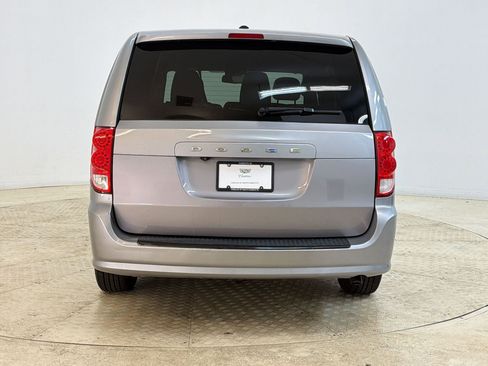 Used 2019 Dodge Grand Caravan SE FWD image 10