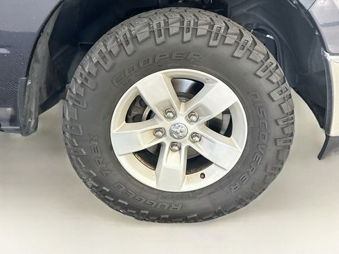 Used 2020 RAM 1500 Classic SLT AWD/4WD image 11