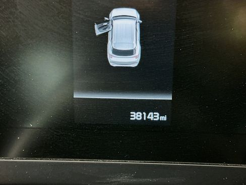 Used 2025 Kia Sportage LX image 18