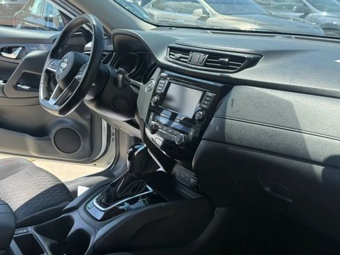 Used 2018 Nissan Rogue SV FWD image 13