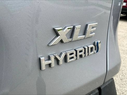 Used 2023 Toyota RAV4 XLE Premium AWD/4WD image 22