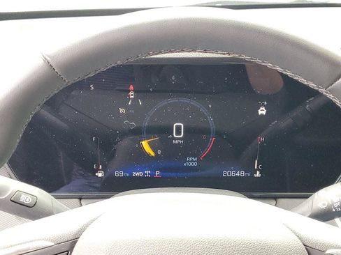 Certified 2024 Chevrolet TrailBlazer LT w/ LT Cold Weather Package AWD/4WD image 11