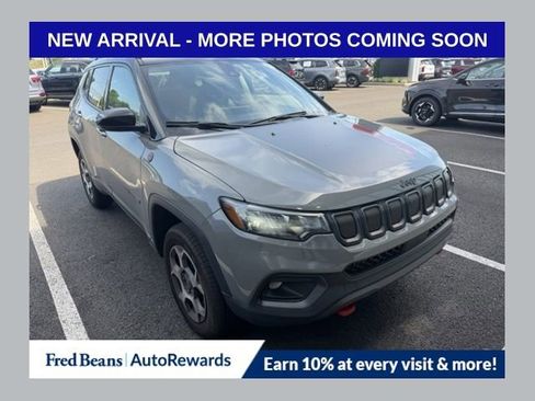 Used 2022 Jeep Compass Trailhawk w/ Sun and Sound Group AWD/4WD image 1