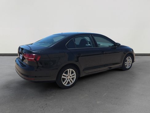 Used 2018 Volkswagen Jetta S w/ Cold Weather Package FWD image 5