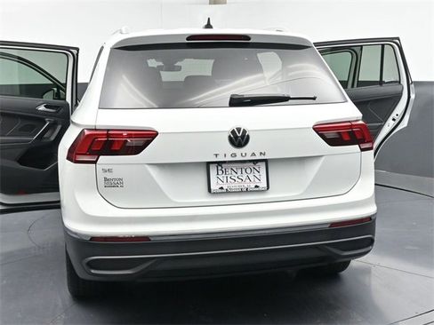 Used 2024 Volkswagen Tiguan SE image 49