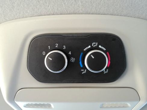 Used 2023 Ford Transit 350 XLT image 39