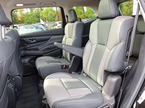 Used 2024 Subaru Ascent Onyx Edition image 8