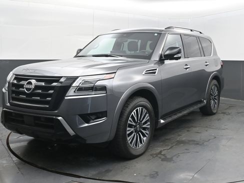 Used 2024 Nissan Armada SL w/ Midnight Edition Package image 4