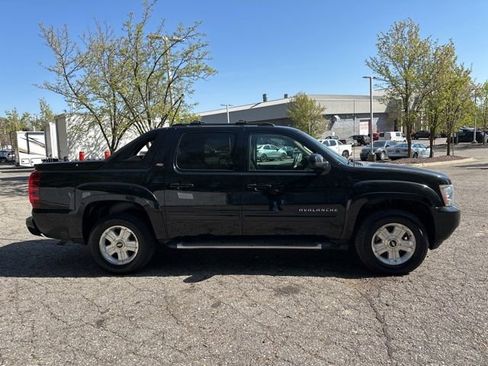 Used 2012 Chevrolet Avalanche LT w/ Suspension Package, Off-Road AWD/4WD image 6