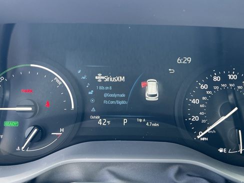 New 2026 Toyota Sienna XLE image 12