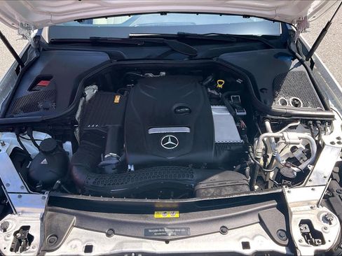 Used 2018 Mercedes-Benz E 300 4MATIC image 31