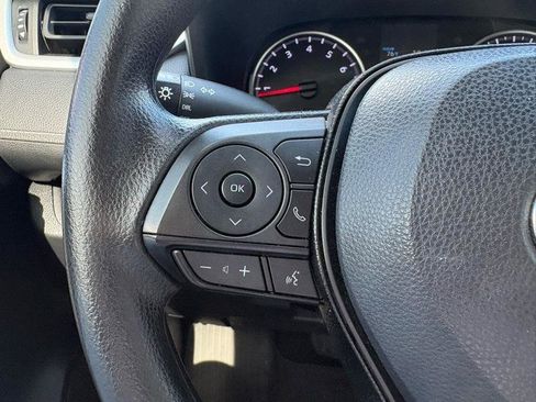 Used 2021 Toyota RAV4 LE image 21