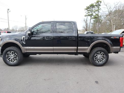 Used 2019 Ford F350 Lariat image 6