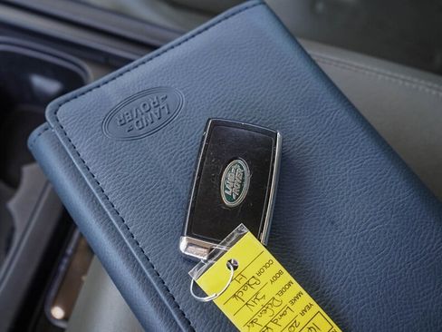 Used 2020 Land Rover Defender 110 SE image 38