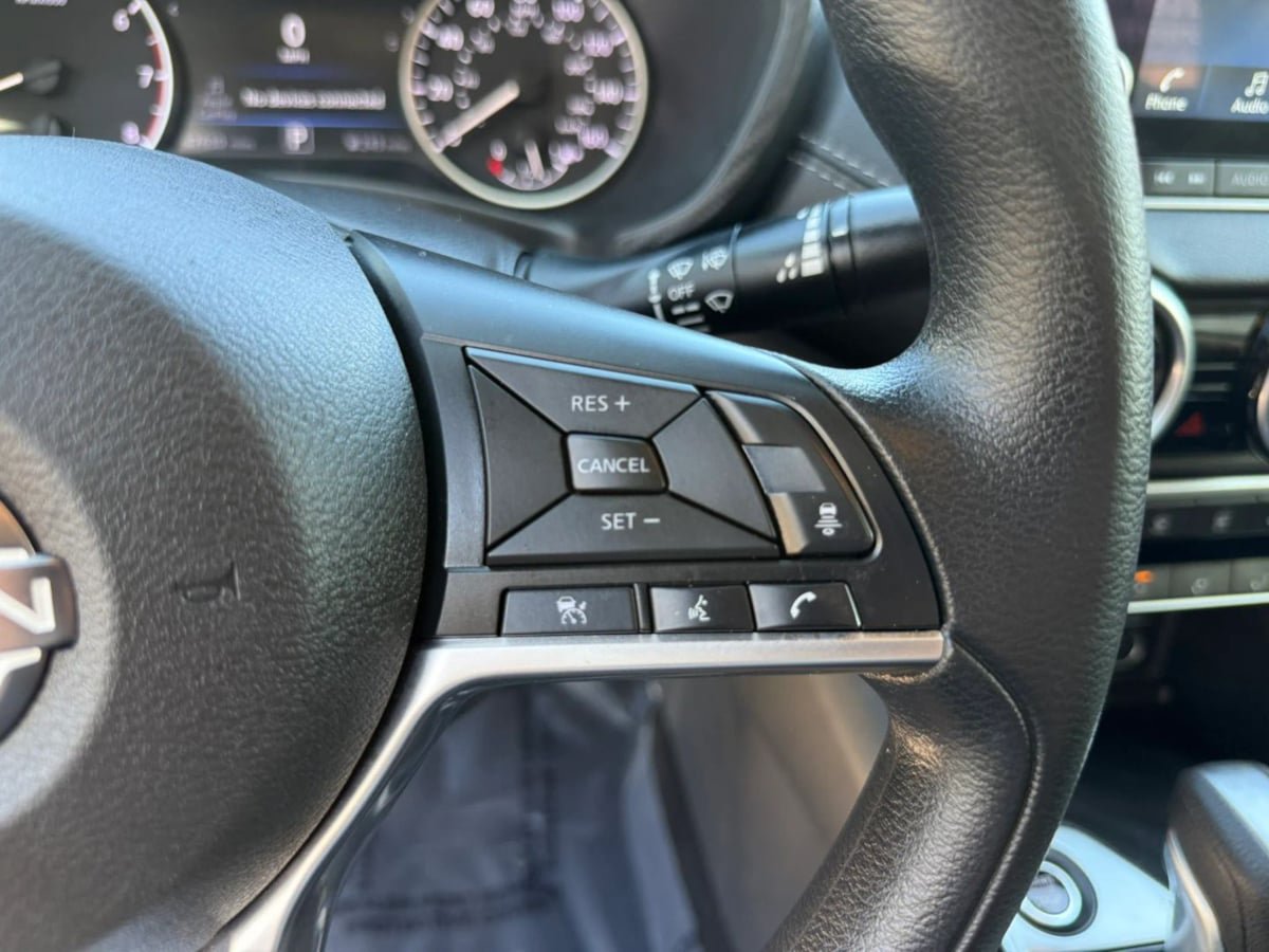 Used 2024 Nissan Sentra SV FWD image 26