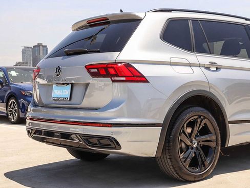 Certified 2023 Volkswagen Tiguan SE R-Line FWD image 9