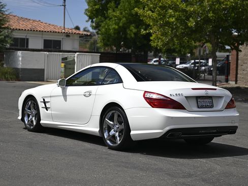 Used 2013 Mercedes-Benz SL 550 image 4