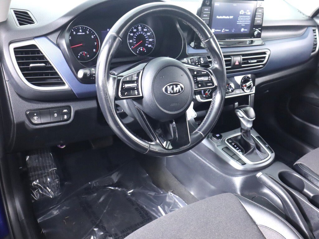 Used 2021 Kia Seltos S FWD image 9