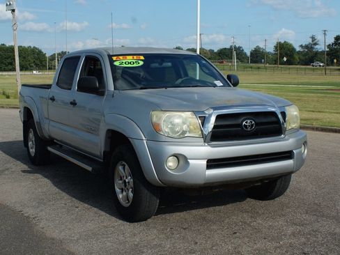 Used 2005 Toyota Tacoma PreRunner w/ SR5 Pkg #3 RWD image 2
