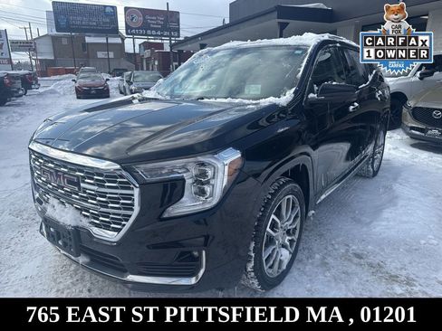 Used 2023 GMC Terrain Denali w/ Denali Premium Package image 3