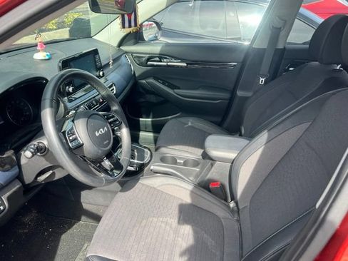 Used 2023 Kia Seltos S FWD image 2