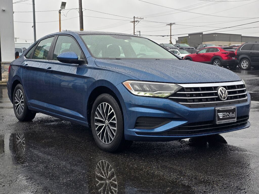 Used 2021 Volkswagen Jetta SE w/ SE Cold Weather Package FWD image 4